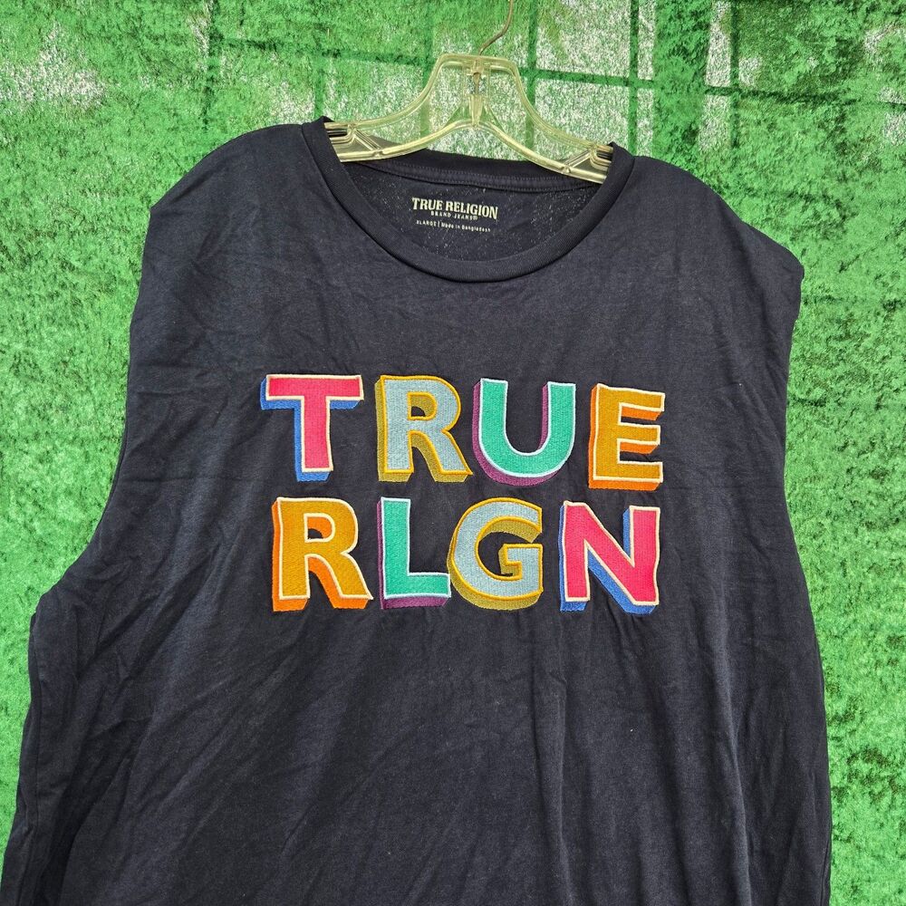 T-Shirt - Picture 4 of 6